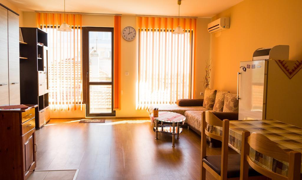 Ddenko Apartment Burgas Exteriör bild